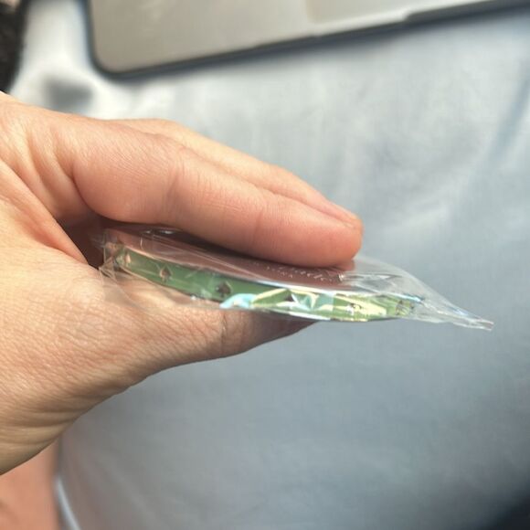 NWT Kate Spade Spot The Spade Enamel Hinged Bangle - Picture 5 of 5